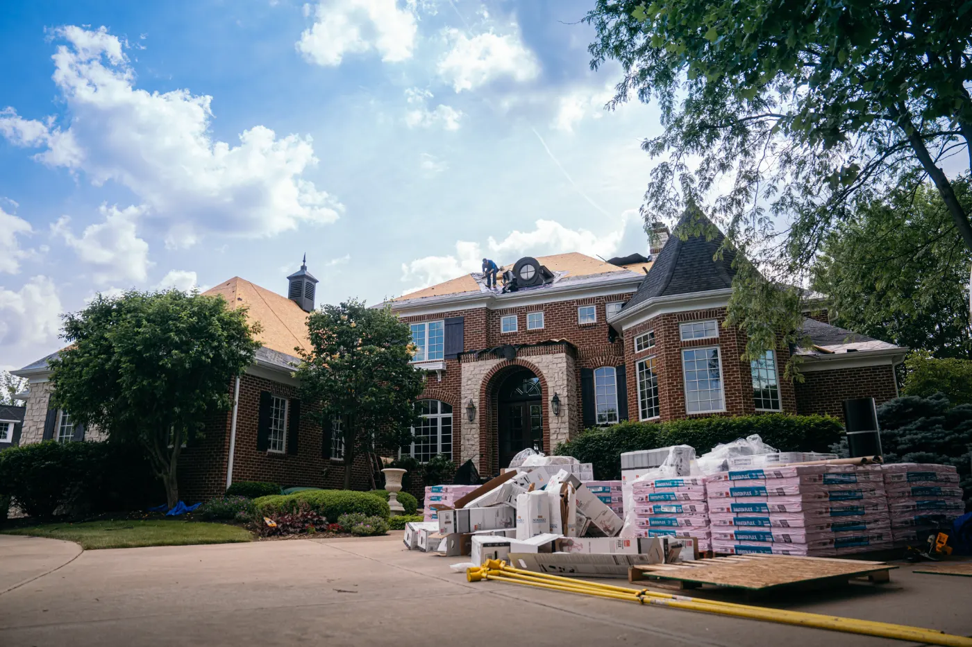 Manufacturer-certified shingle installation in Hillview